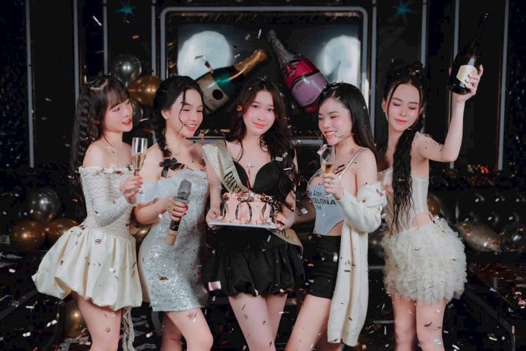 Karaoke THE VOICE KTV - Quan Hoa, Cầu Giấy (17)