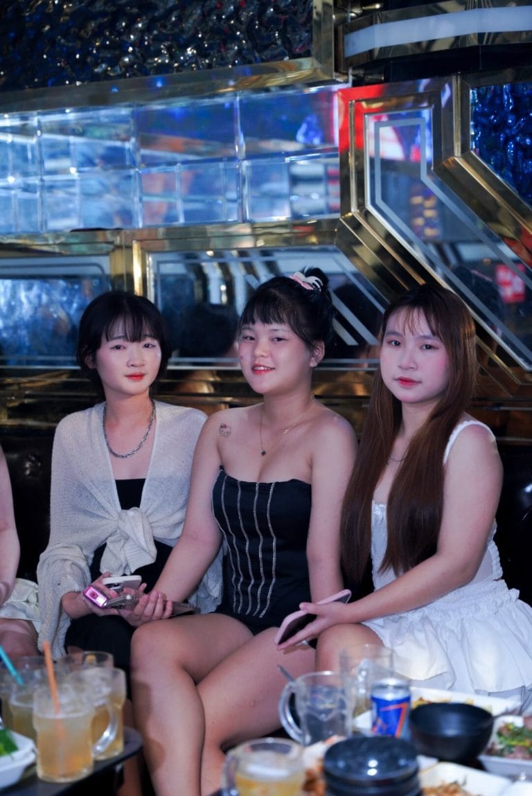 Karaoke THE VOICE KTV - Quan Hoa, Cầu Giấy (19)