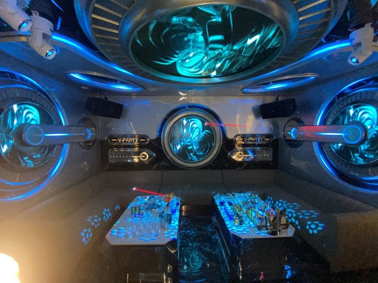 Karaoke V Party - Hồ Đắc Di, Đống Đa (15)