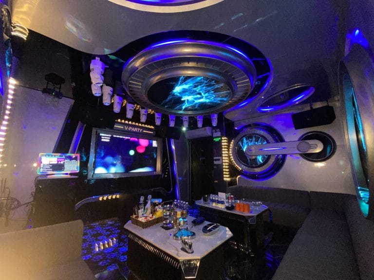 Karaoke V Party - Hồ Đắc Di, Đống Đa (3)