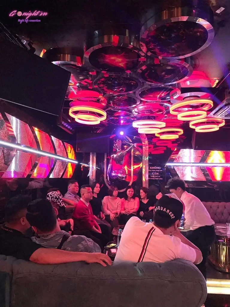 Venus Lounge - Xuân Thủy, Cầu Giấy (9)