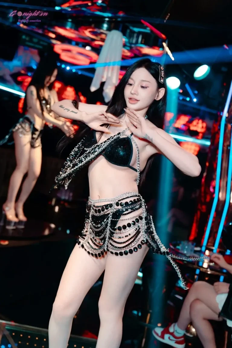 Venus Lounge - Xuân Thủy, Cầu Giấy (12)