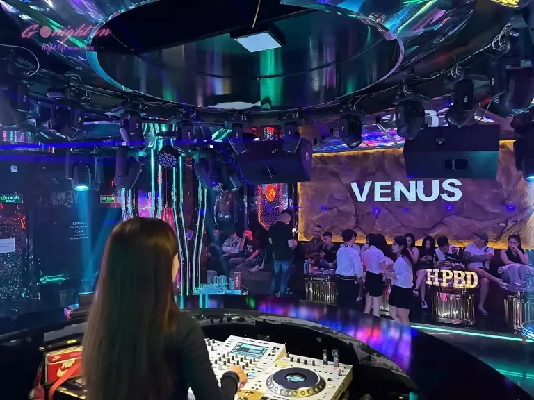 Venus Lounge - Xuân Thủy, Cầu Giấy (6)