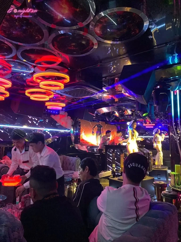 Venus Lounge - Xuân Thủy, Cầu Giấy (8)