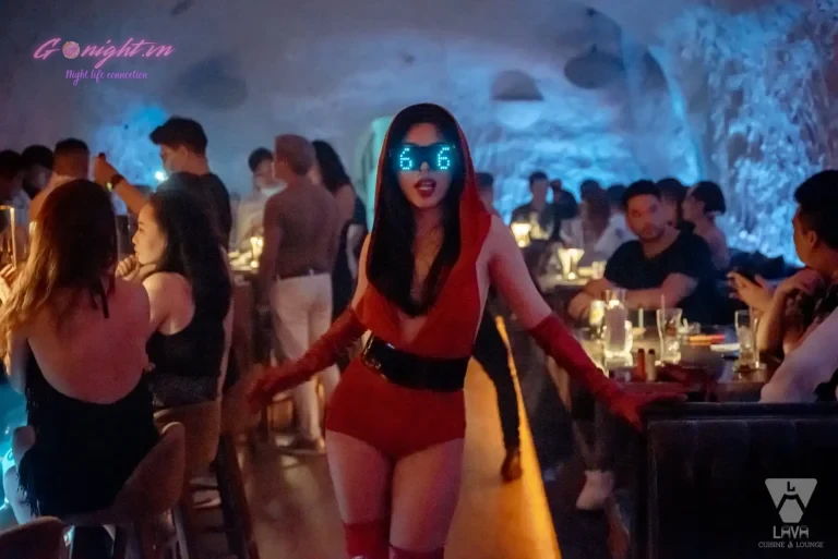 Top Lounge địa điểm gặp gỡ VIP tại Quận 1