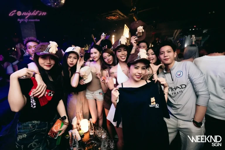 Weeknd SGN - Huỳnh Thúc Kháng, Quận 1 (11)