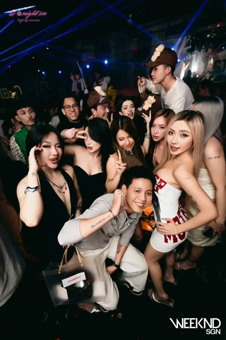 Weeknd SGN - Huỳnh Thúc Kháng, Quận 1 (13)
