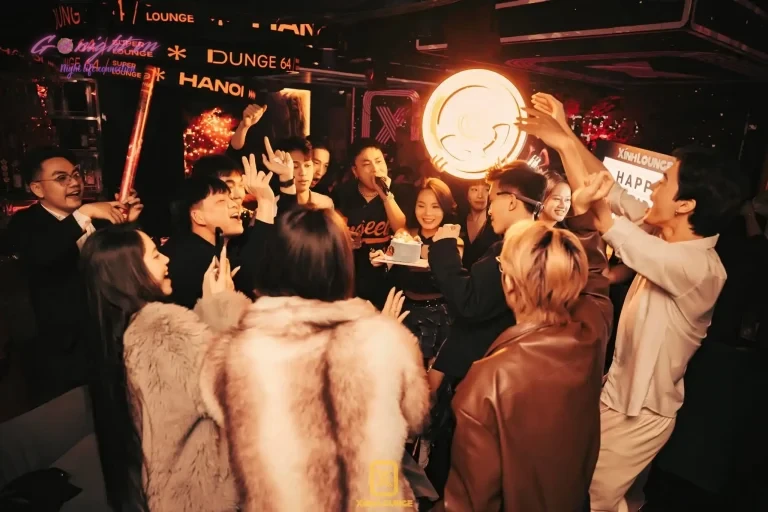 Xính Lounge - Bạch Đằng, Hoàn Kiếm (2)
