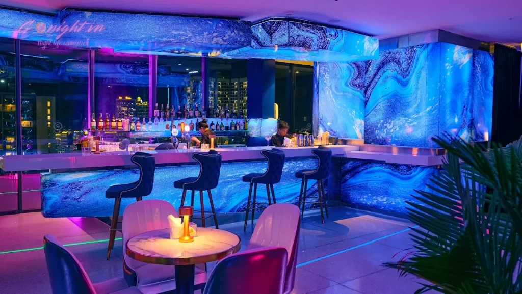Top 7 Rooftop & Beach Bar/Club Đẹp Nhất Nha Trang: Ngắm Trọn Vẹn Biển Đêm 4 altitude rooftop bar gmap 69f33453d8c6f 1