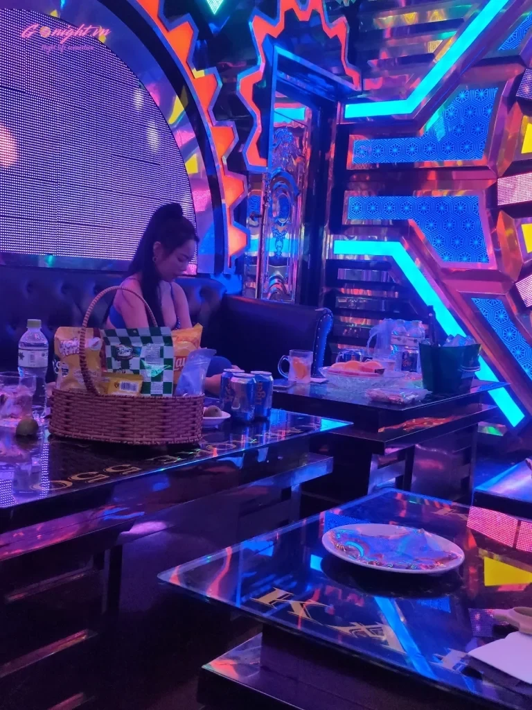 Top 7 Quán Karaoke 'Hát Là Mê' Tại Bình Dương: Điểm Hẹn Giải Trí Bất Tận Cho Mọi Cuộc Vui! 6 karaoke 550 binh duong gmap 69f0810964bcb 1
