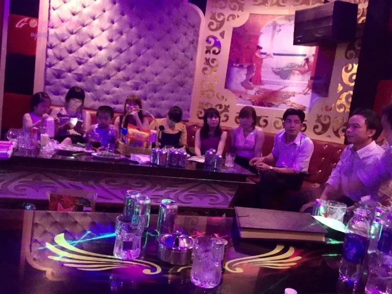 Tuyển dụng Nhân Viên Karaoke Thành Phố Thuận An