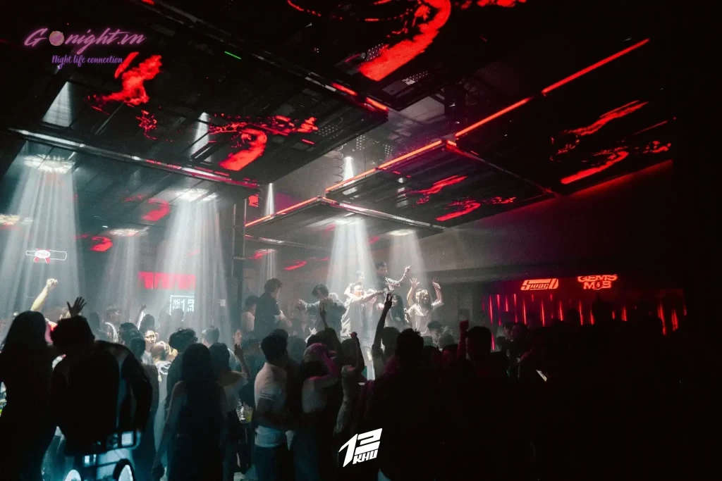 Lounge và Club Khác Nhau Thế Nào? Bí Kíp Chọn Tụ Điểm Hoàn Hảo Cho Mọi Cuộc Vui 8 khu 13 nightclub 4