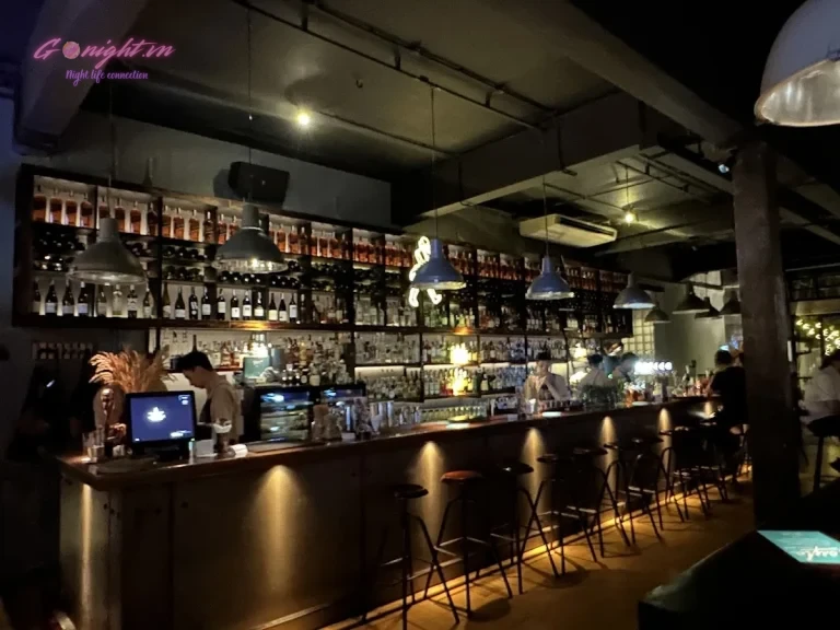 Layla - Eatery & Bar - Đông Du, Quận 1 (2)