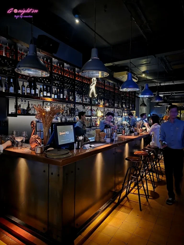 Layla - Eatery & Bar - Đông Du, Quận 1 (3)
