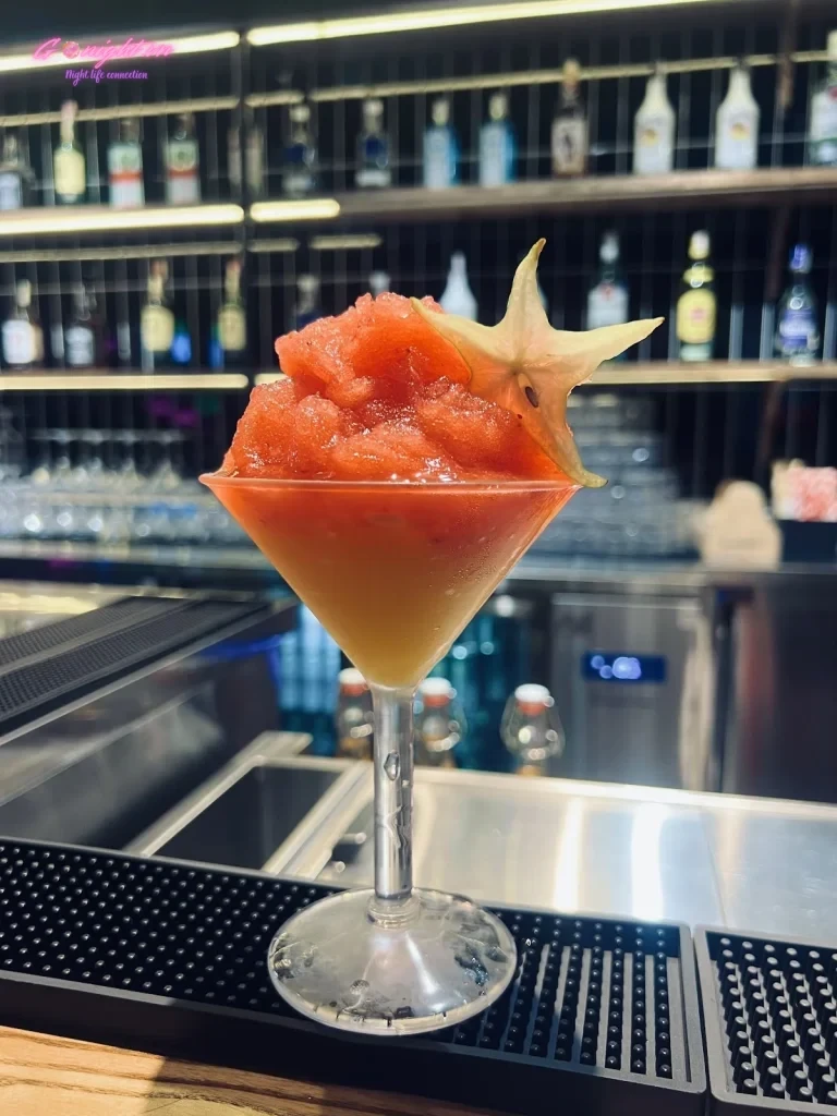 MAD CLUB SPORTS & KARAOKE BAR - Mã Mây, Hoàn Kiếm (2)