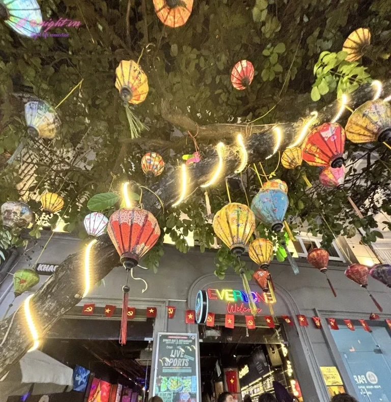 MAD CLUB SPORTS & KARAOKE BAR - Mã Mây, Hoàn Kiếm (6)