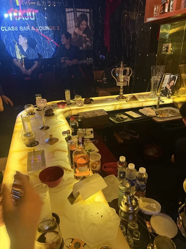 Maju Top Class Bar & Lounge - Nguyễn Chí Thanh, Hải Châu (9)
