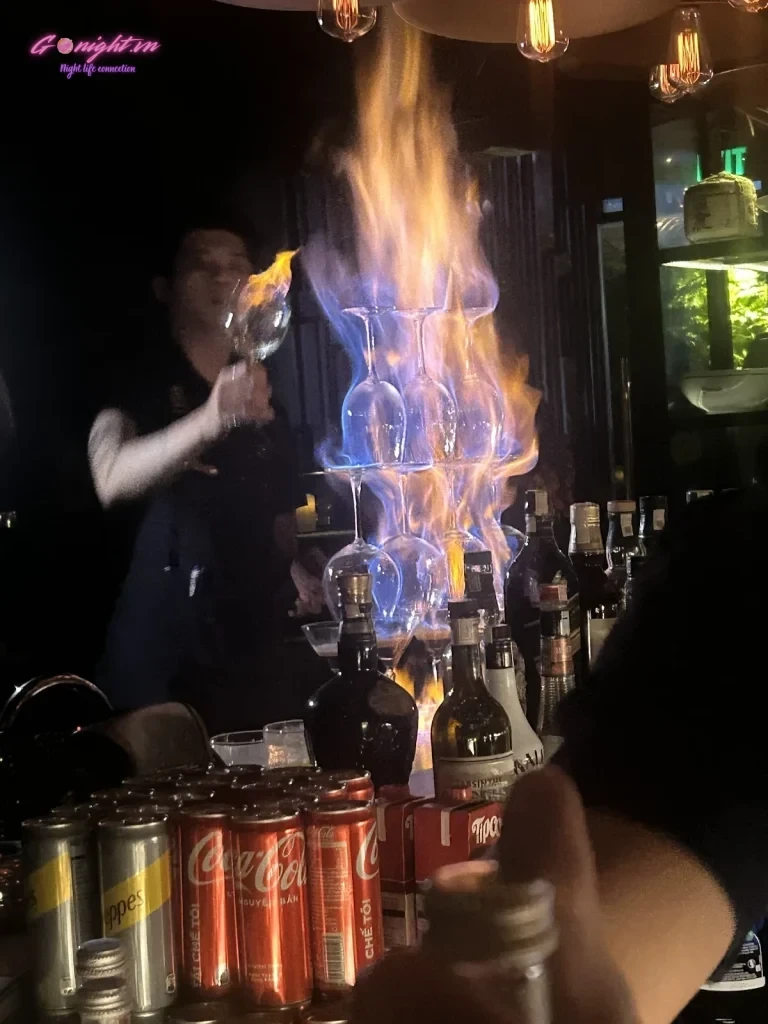 Qui Cuisine Mixology Bar - Lê Thánh Tôn, Quận 1 (4)