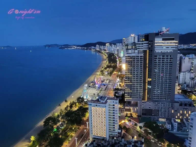 Skylight Rooftop Beach Club - Trần Phú, Thành phố Nha Trang (5)