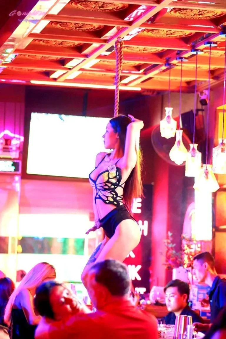 Snug Pub - Tôn Thất Thiệp, Quận 1 (7)