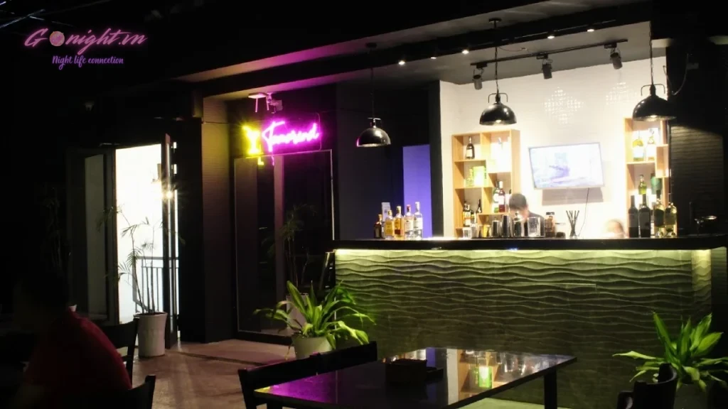 Top 7 Rooftop & Beach Bar/Club Đẹp Nhất Nha Trang: Ngắm Trọn Vẹn Biển Đêm 6 tamarind the rooftop bar gmap 69f33d31baa78 1
