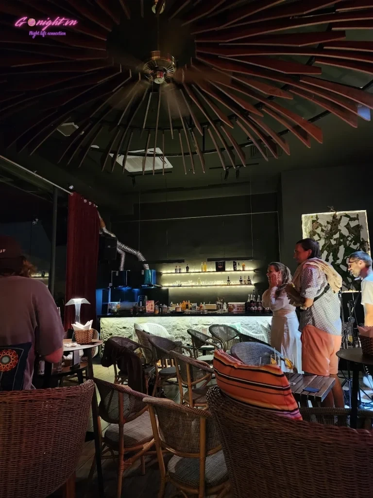Tê Bê Chilling Cocktail Bar - Trần Phú, Thành phố Nha Trang (7)