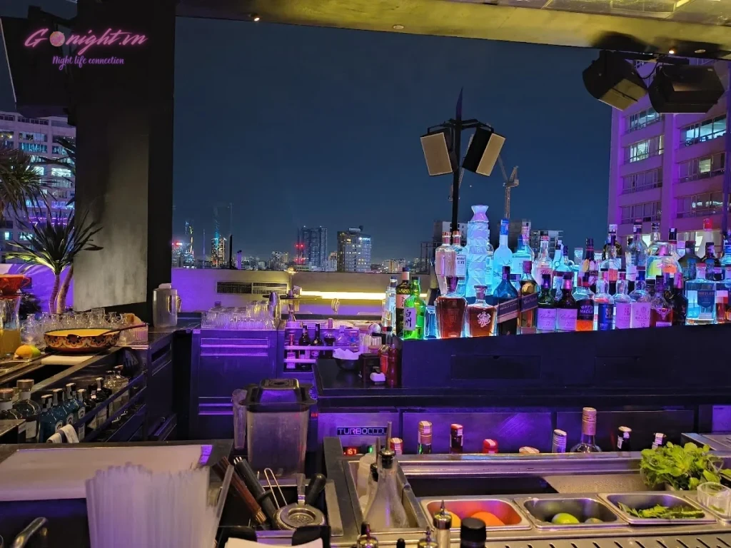 Quẩy Xuyên Màn Đêm: Khám Phá Top 7 Club & Bar Sôi Động Bậc Nhất Quận 1, Sài Gòn 5 zion gmap 69f342a5d6eb1 1