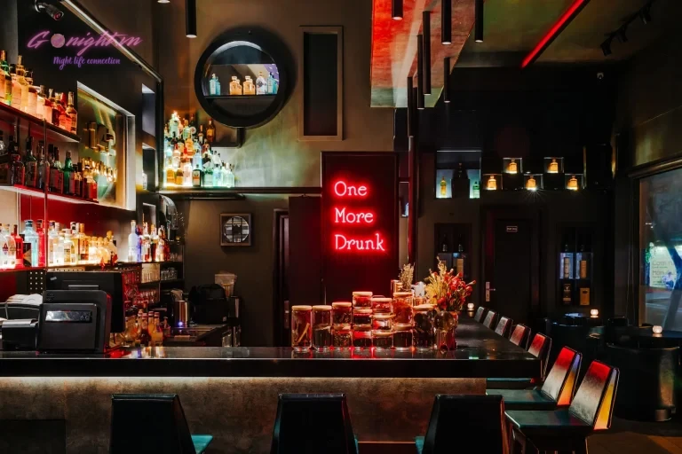 Top Bar check-in cháy máy tại Huyện Bình Chánh