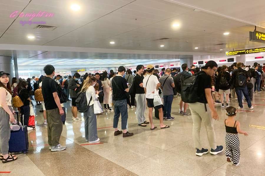 Skip the 2-Hour Queue: Is Vietnam Airport Fast Track Worth It in 2026? 2 Dich vu Fast Track la gi 1