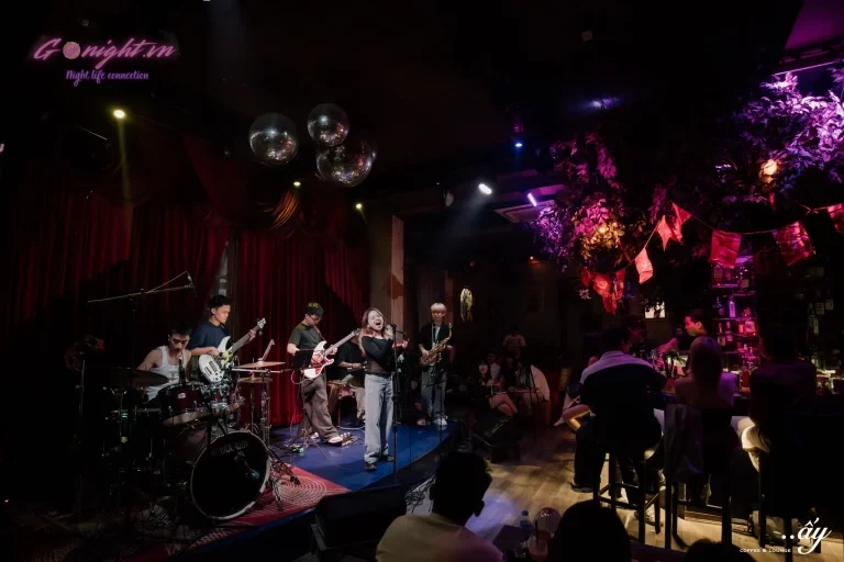 Ấy Lounge - Hàng Bún, Ba Đình (2)