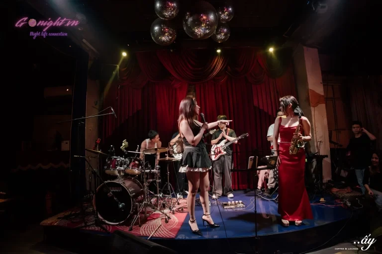 Ấy Lounge - Hàng Bún, Ba Đình (3)
