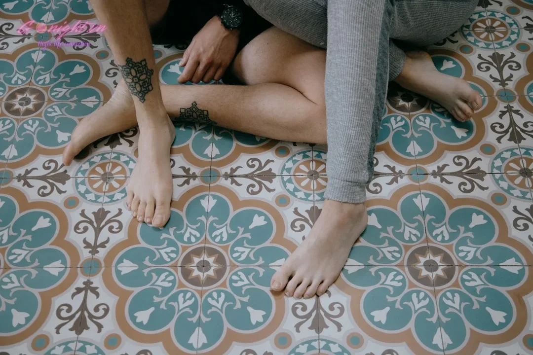 Top Quán Massage Bình Dương Tốt Nhất Cho Trải Nghiệm Thư Giãn Đỉnh Cao 7 woman in gray leggings sitting on brown and white floral textile
