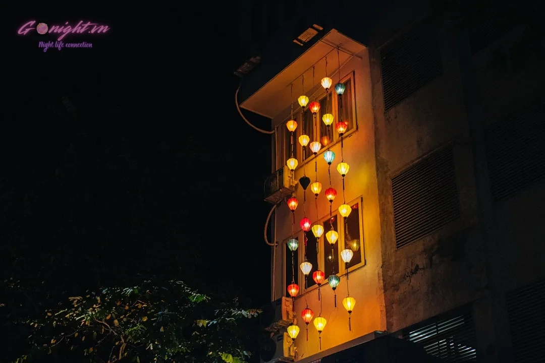 a building that has a bunch of lights on it