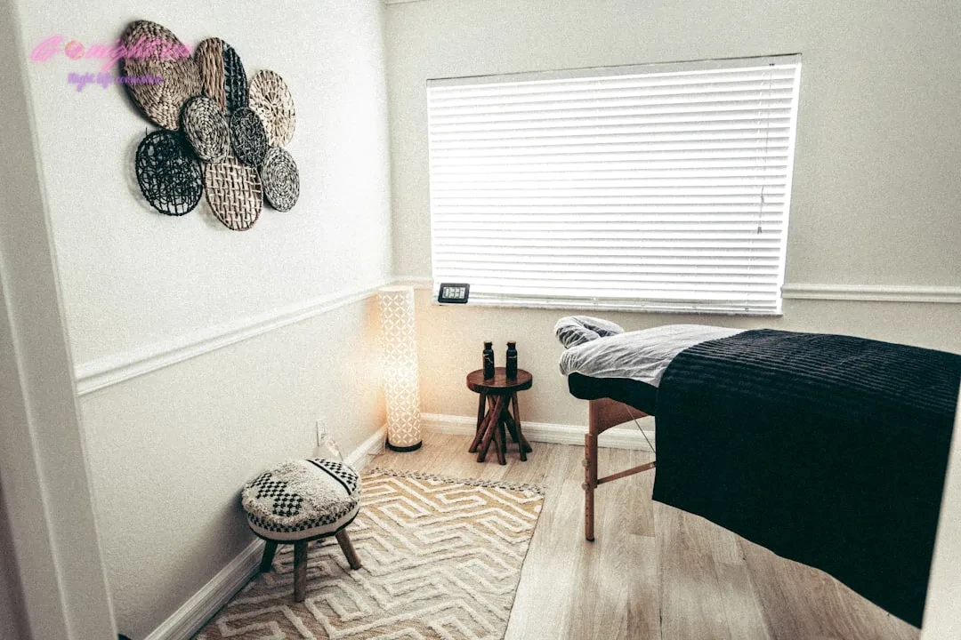 Da Nang Spa Survival Guide: How to Choose the Right Vietnamese Massage for You 11 white and black round table near white wall
