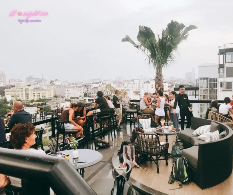 UPPER CLOUD SKY BAR – Cầu Gỗ, Hoàn Kiếm